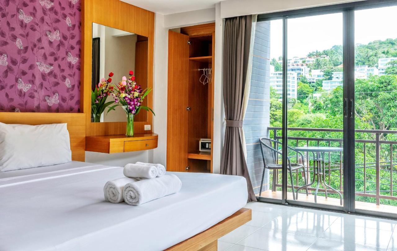 Corsica Guesthouse หาดกะตะ ภายนอก รูปภาพ
