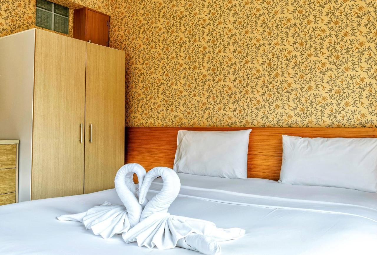 Corsica Guesthouse หาดกะตะ ภายนอก รูปภาพ