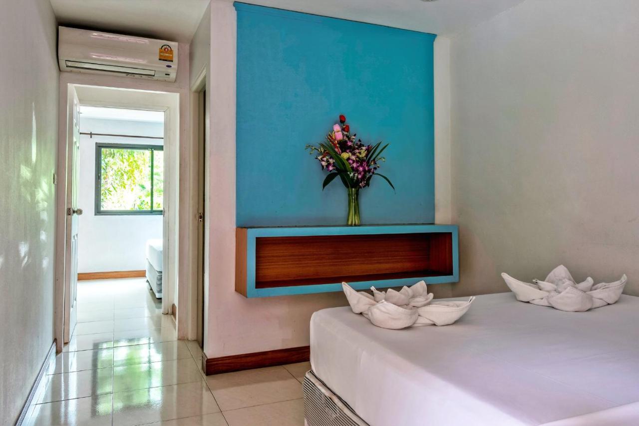 Corsica Guesthouse หาดกะตะ ภายนอก รูปภาพ